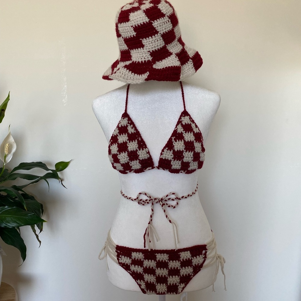 Bikini set and hat
